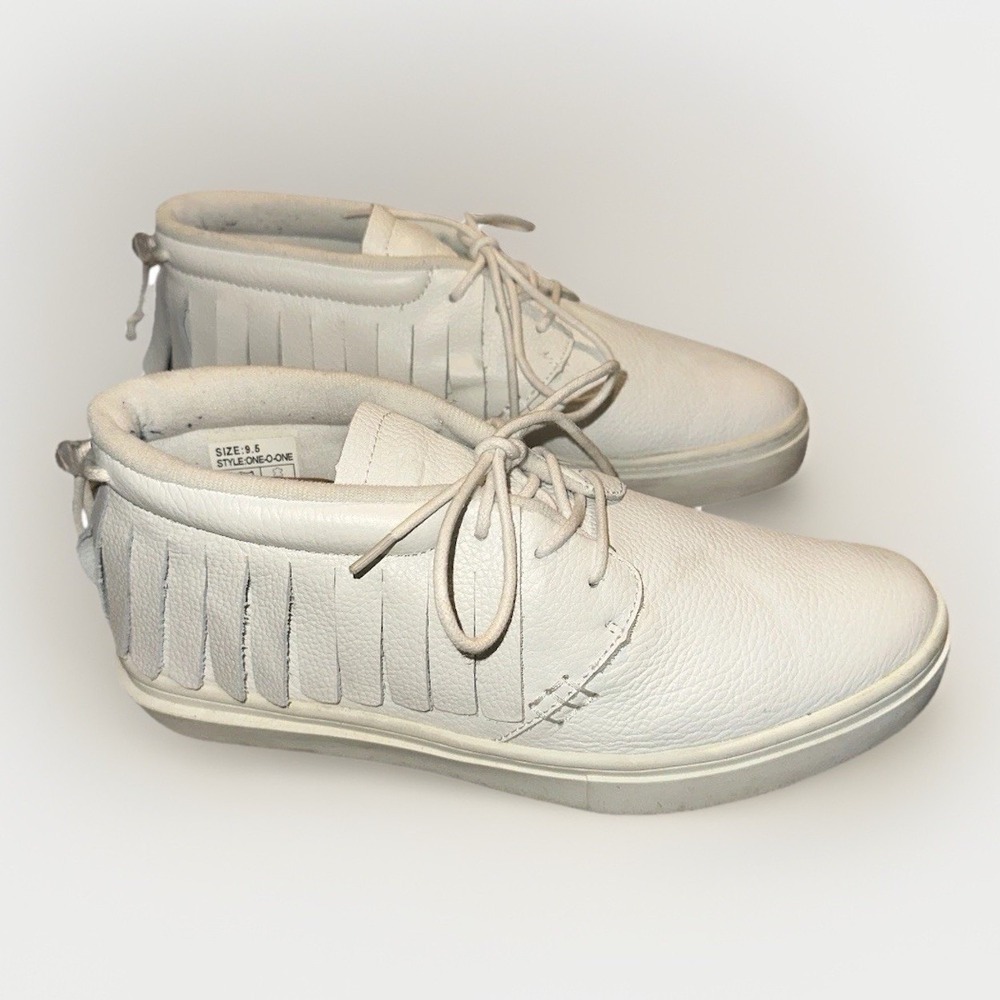 Clear Weather One-O-One Fringe Sneakers White Size 9.5 Moccasin Style Streetwear